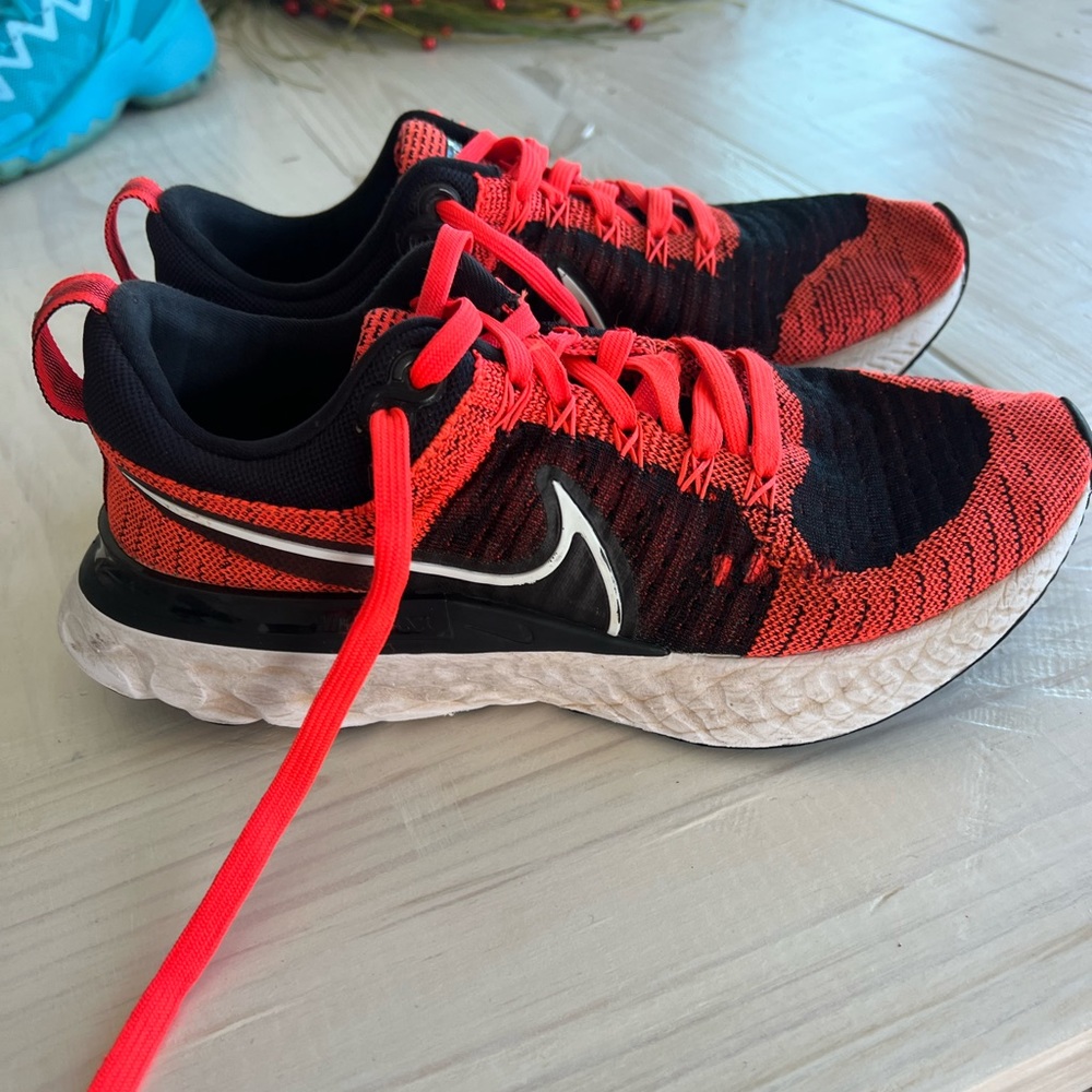 Nike sneakers mens size 8